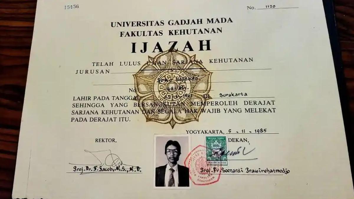 IJAZAH JOKOWI - Foto ijazah Presiden RI ke-7 Joko Widodo (Jokowi) yang diunggah oleh relawan Partai Solidaritas Indonesia (PSI) di akun @DianSandiU di media sosial X (dulu Twitter), Selasa (1/4/2025) lalu (Twitter/DianSandiU)