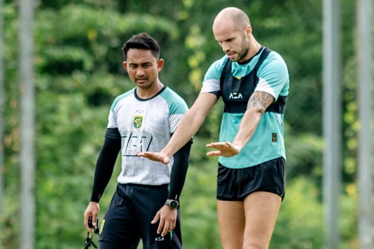 Bukan Risto Mitrevski! Bonek Tunggu Pengumuman Pelatih Baru Persebaya Jelang Lawan Borneo FC