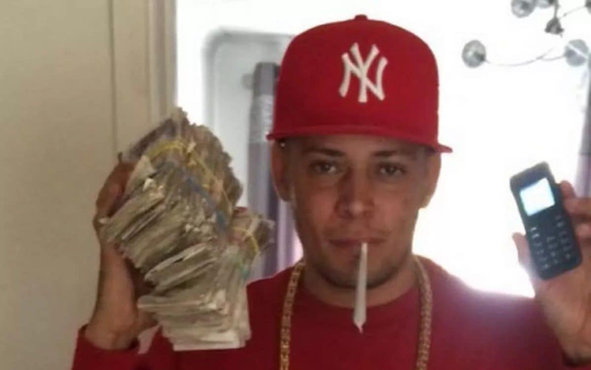 Police hunt for drug dealer who escaped from prison<br>