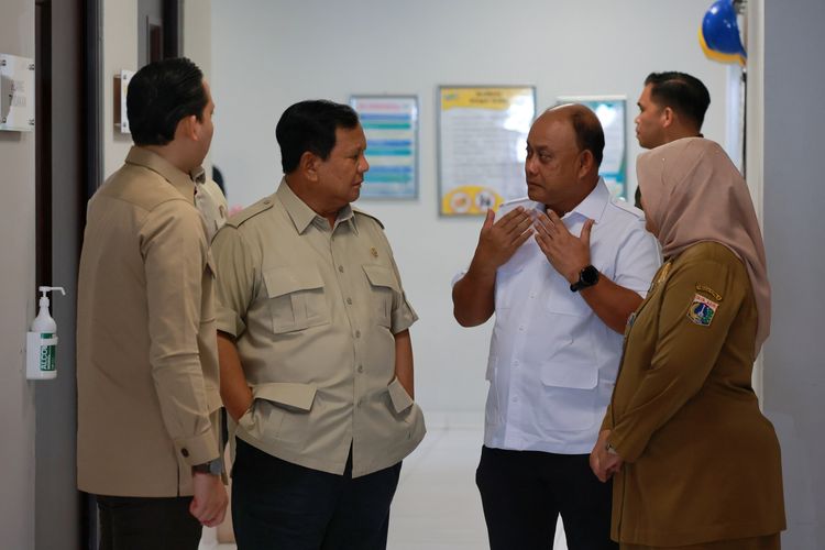 Momen Prabowo Kunjungi Siswa dan Guru Terluka: Janji Bubur Ayam dan Semangat