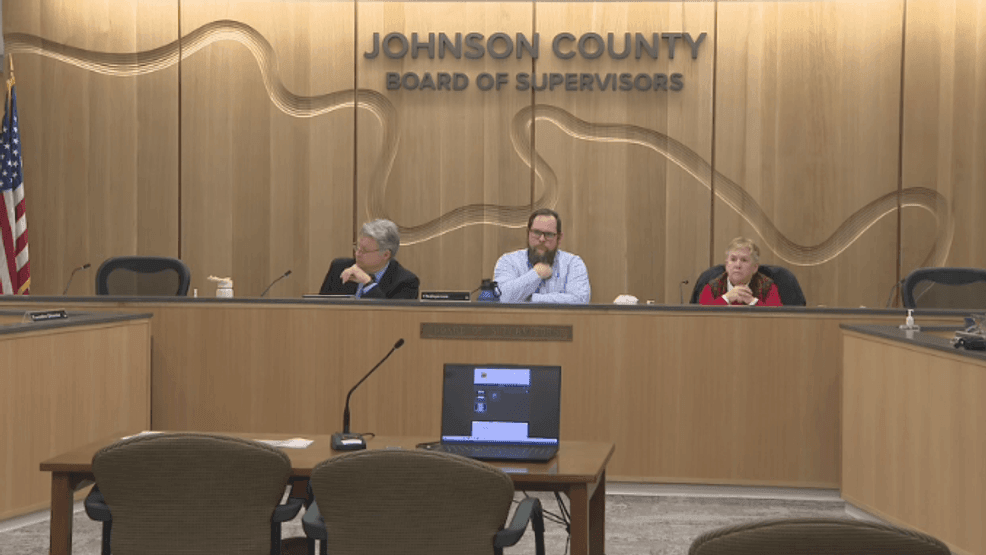 Public weighs in on redistricting proposal during Johnson County meeting