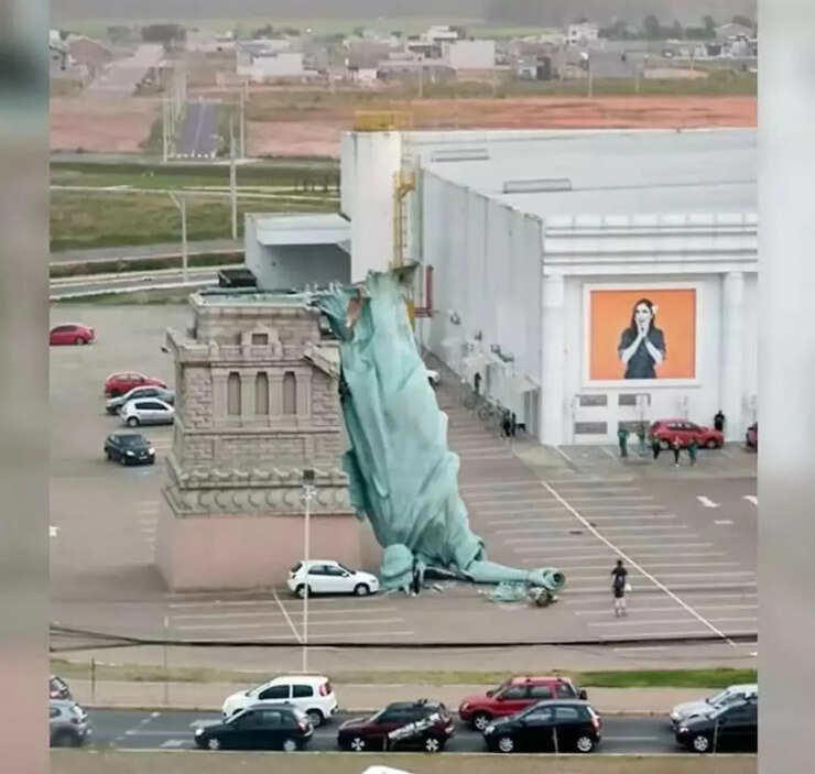 Watch: Dramatic footage of Brazil’s Havan Statue of Liberty replica ...