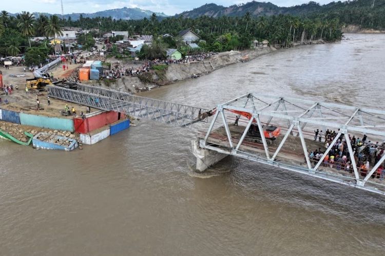 Tersisa Satu Titik Pemasangan Jembatan Bailey di Padang Pariaman