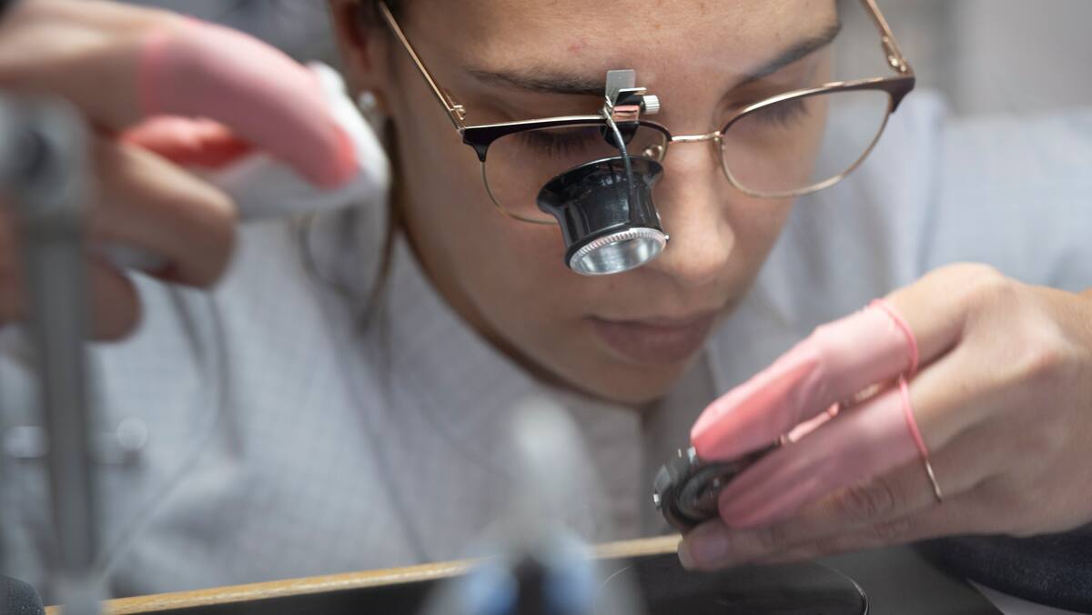 Une première depuis le Covid : Le secteur de l’horlogerie coupe des ...