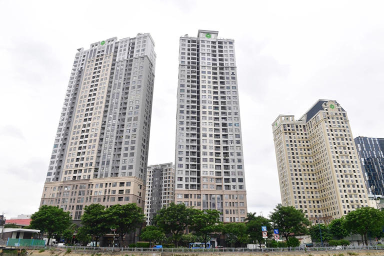 Picture of Penthouse apartment - Wikipedia