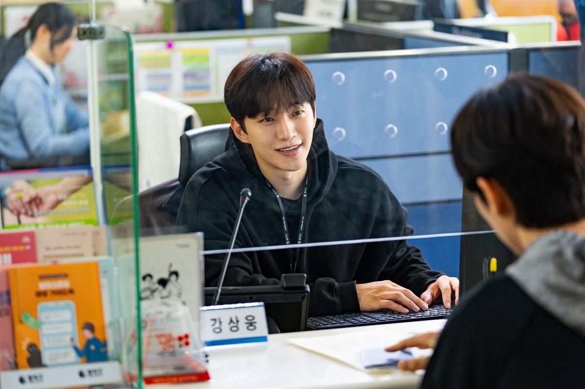 Prediksi Konflik Kang Sang Woong Jadi Superhero di Drakor Cashero