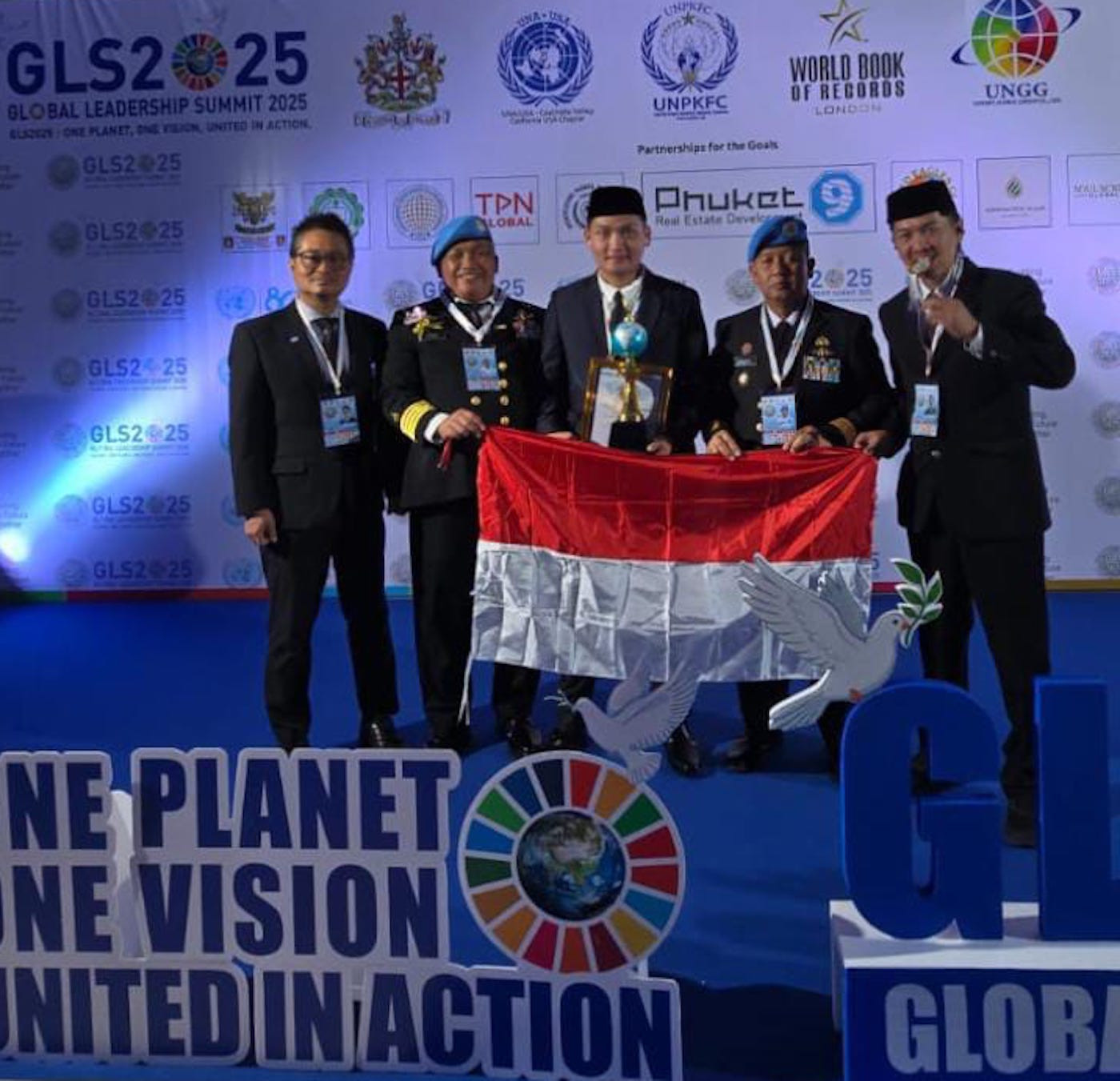 Delegasi Indonesia Mengguncang Panggung Global Leadership Summit 2025 di Bangkok
