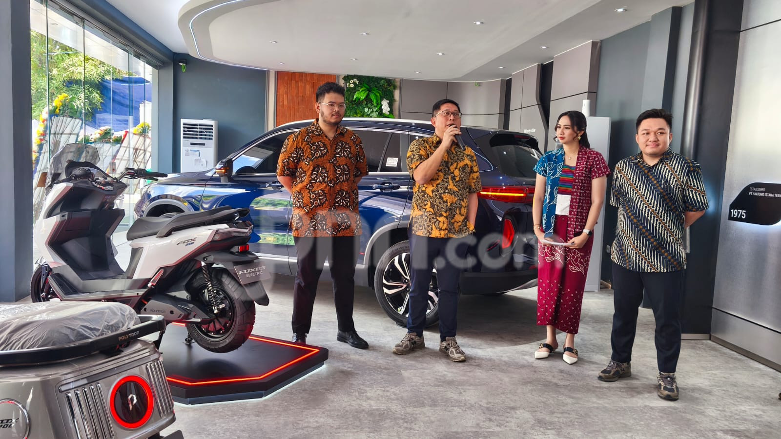 Dukung Ekosistem Mobil Listrik, Polytron Buka Showroom Pertama di Bandung