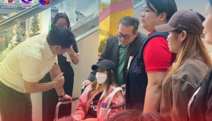 OFW who rescued baby from HK fire comes home