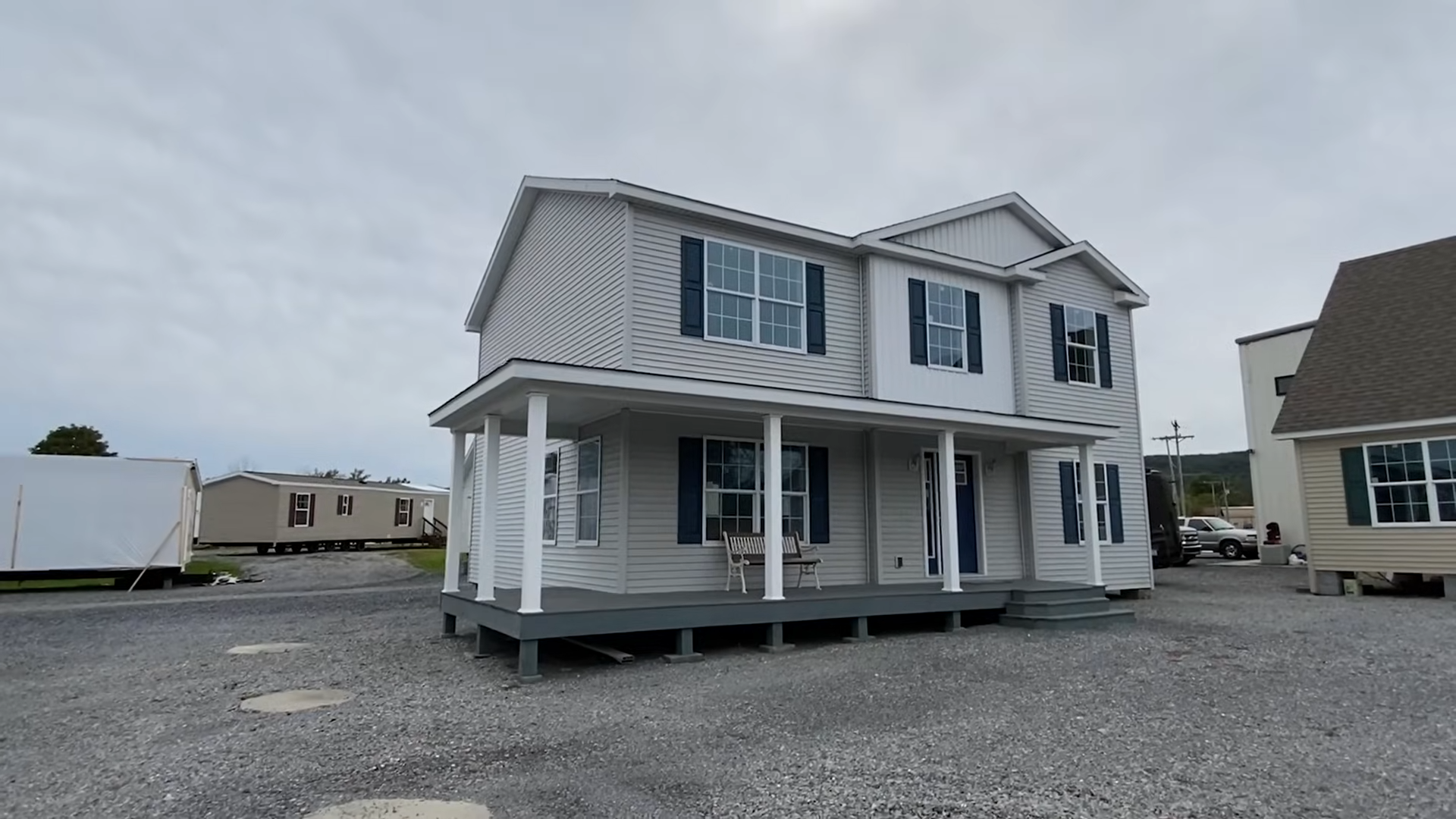 Le-211 by New Era Homes | 3 bed, 2.5 bath prefab house tour