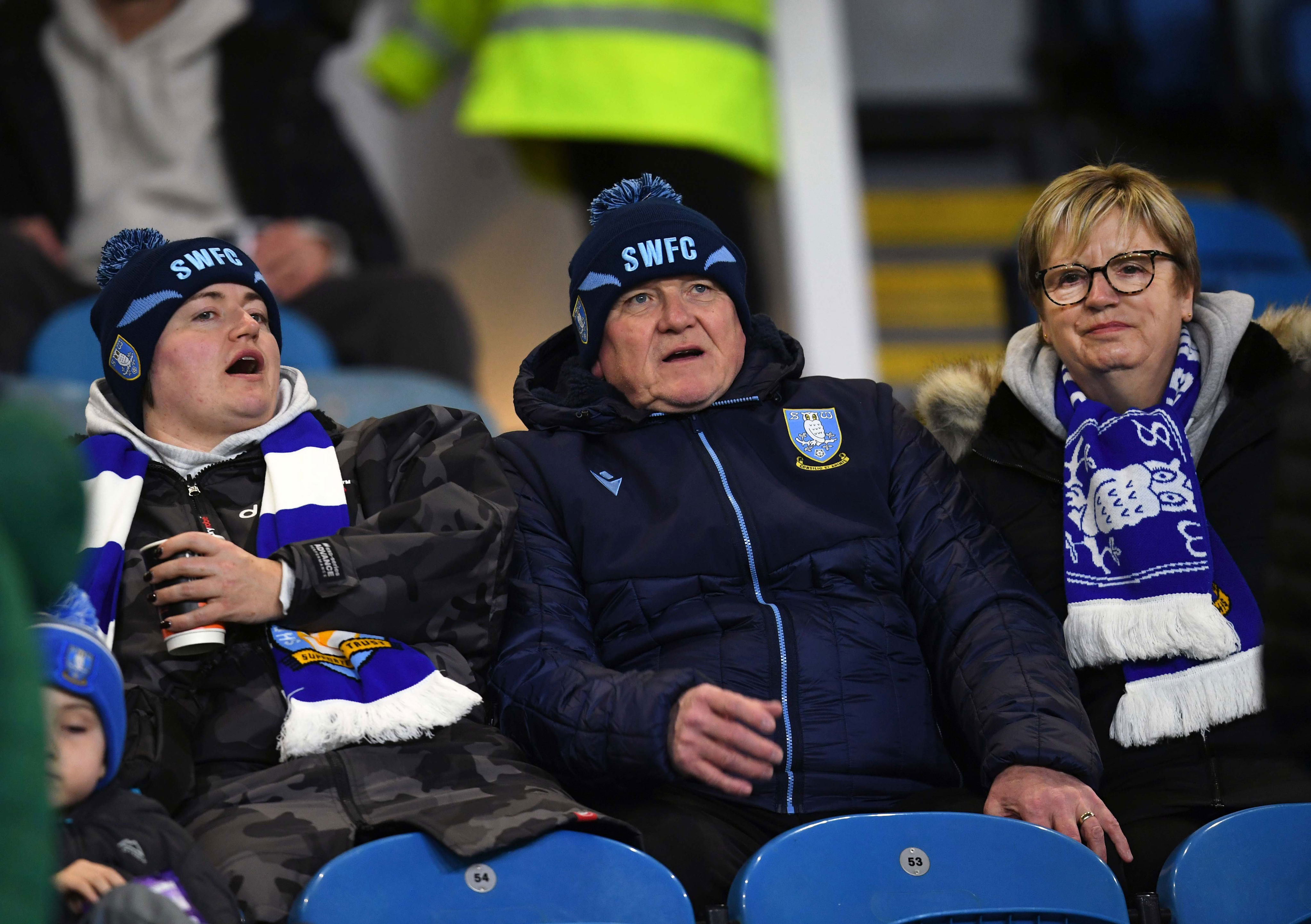 28 lovely photos as loyal Sheffield Wednesday fans brave the cold and ...