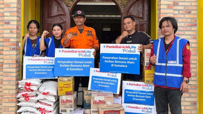 Panin Dai-ichi Life Bantu Korban Bencana Tapanuli Tengah dengan Bahan Pokok