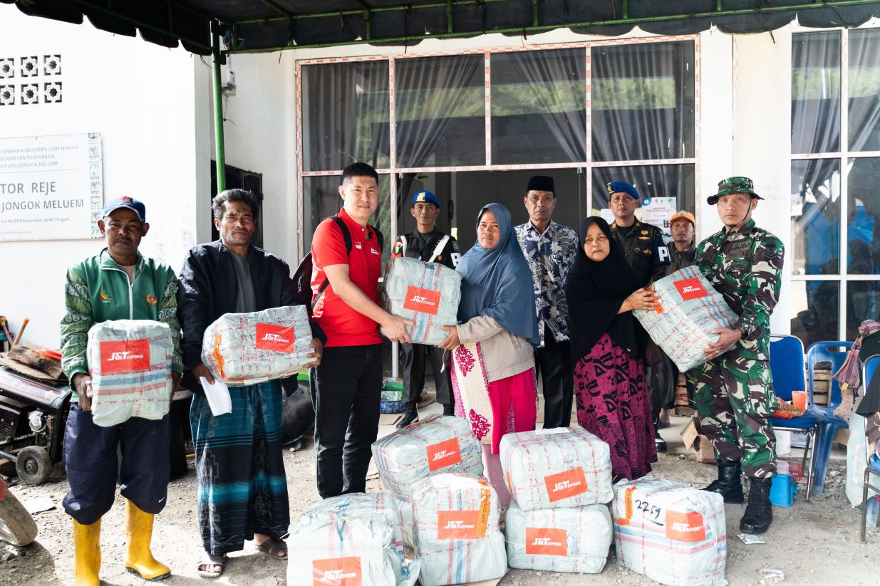 J&T Express Kirim 13 Ton Bantuan Bencana ke Sumatra