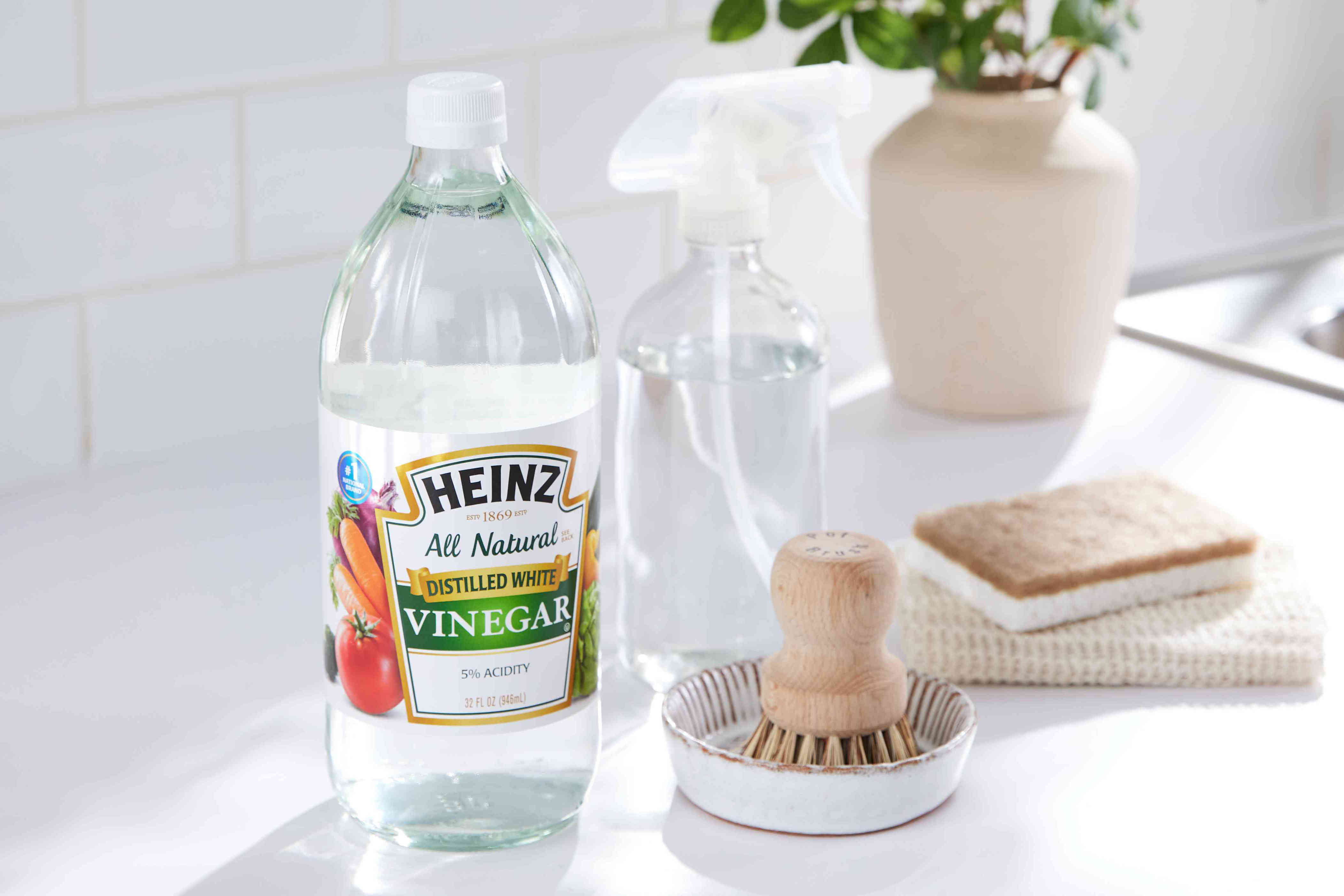 10 surprising things you shouldn’t clean with vinegar