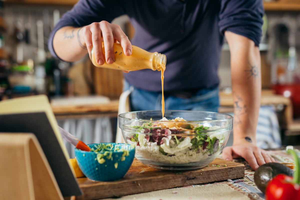 Thousands of gallons of salad dressing recalled<br><br>