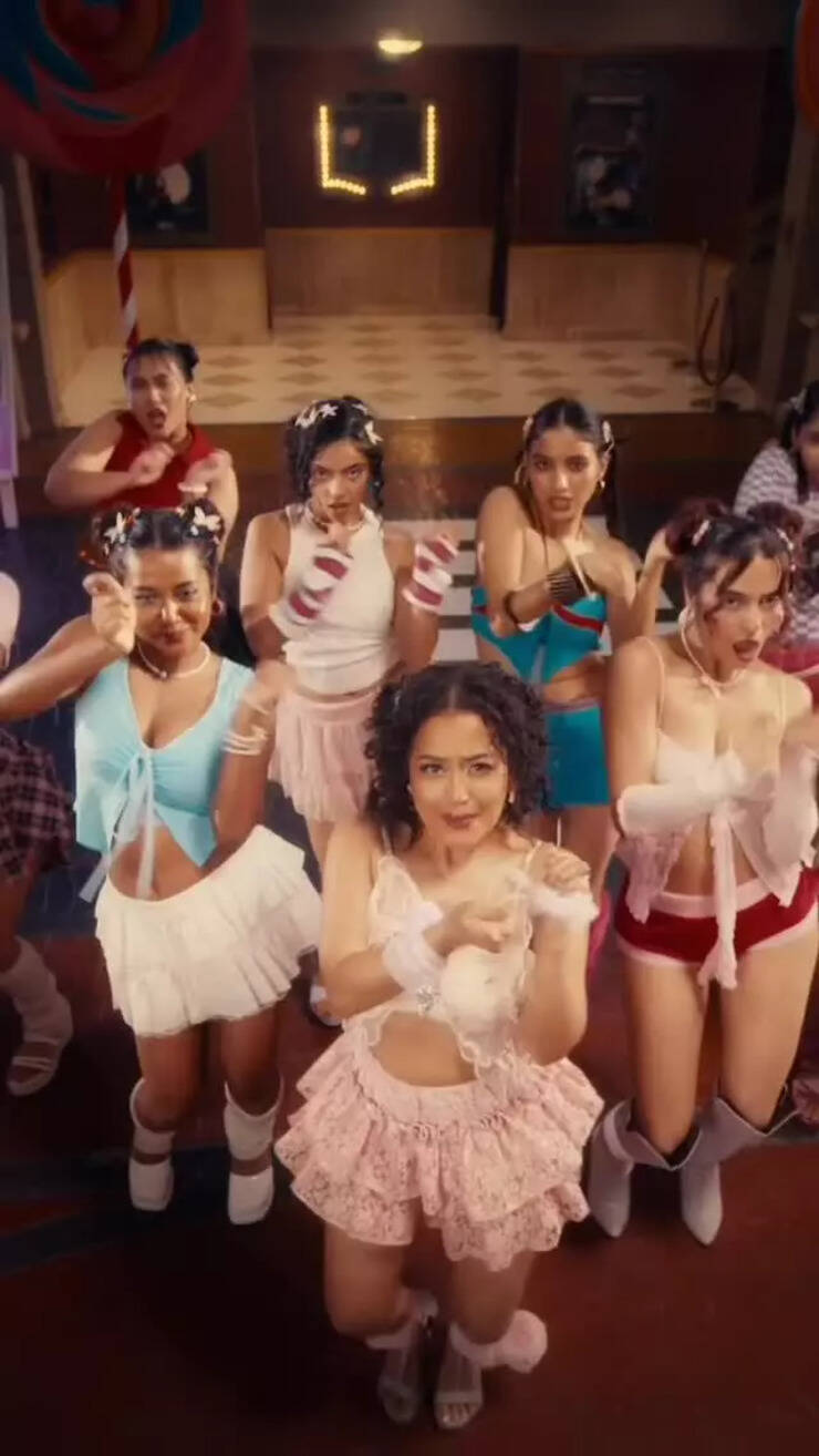 Neha Kakkar slammed for copying 'K-pop style' as new 'lollipop' moves ...