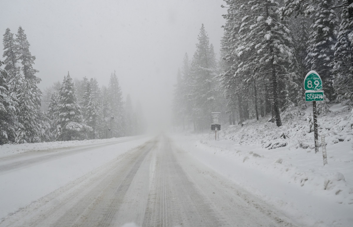 Major winter weather advisory issued for 1 state amid blizzard warning<br>