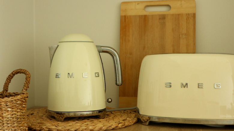 8 retro Smeg small appliances to gift this holiday season