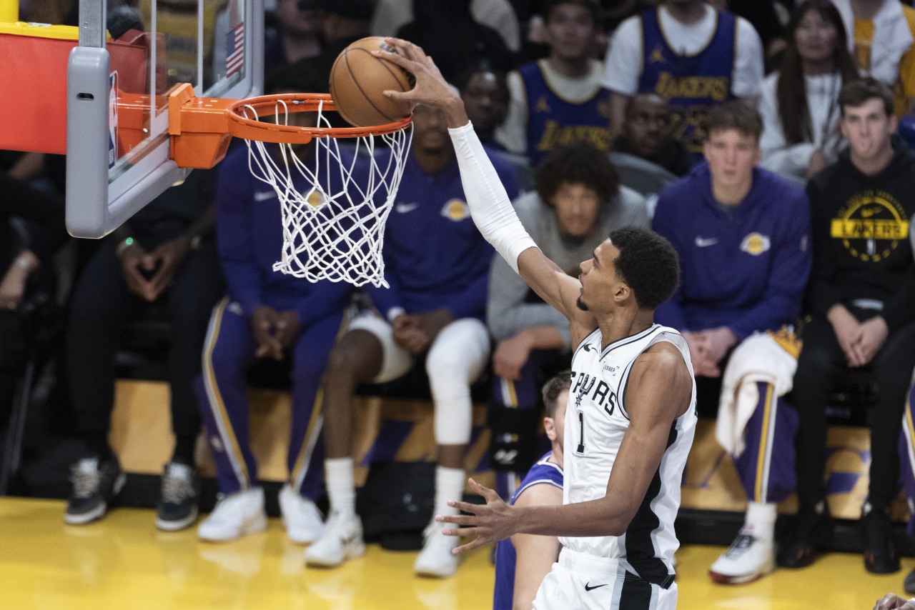 It’s called a ‘shot diet.’ It’s why Victor Wembanyama is eating the NBA alive.<br><br>