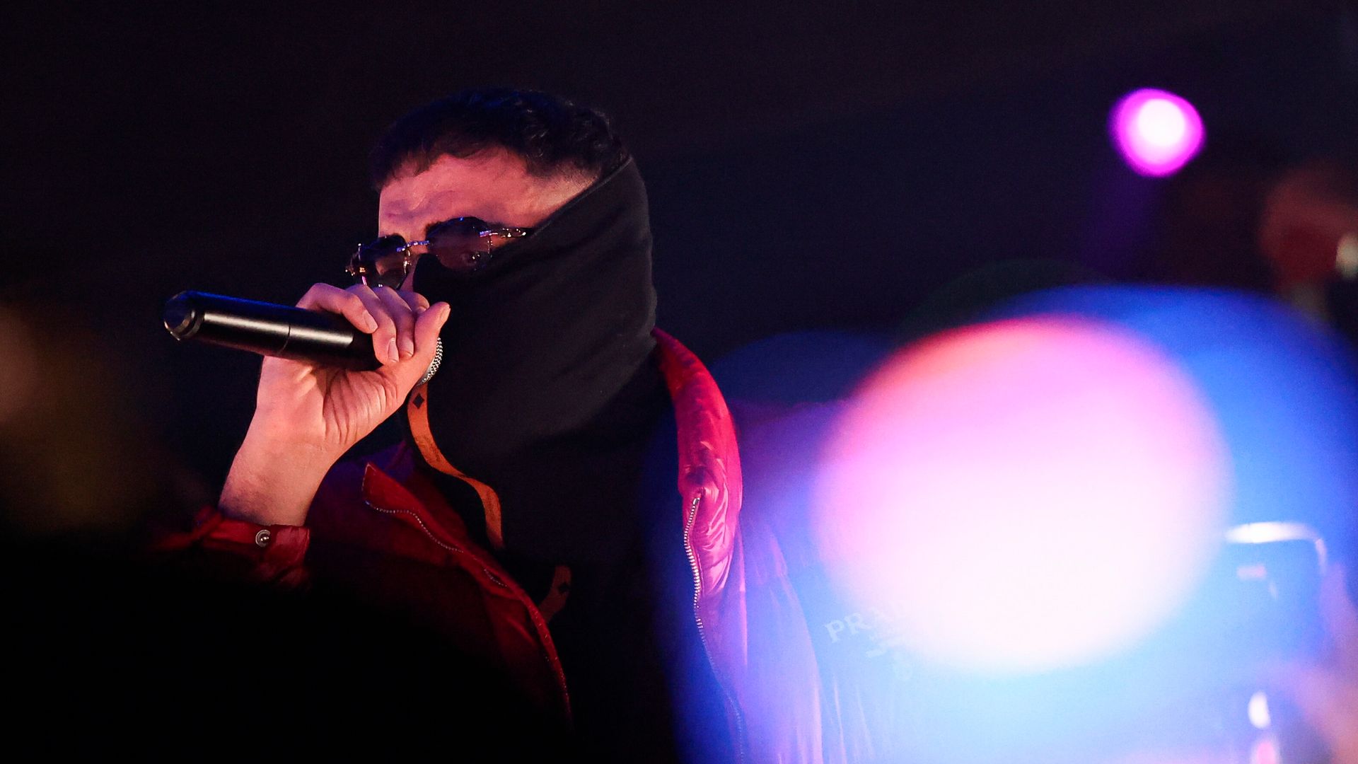 Haftbefehl: Rapper lässt sich laut Ehefrau Nina Anhan die Nase neu machen