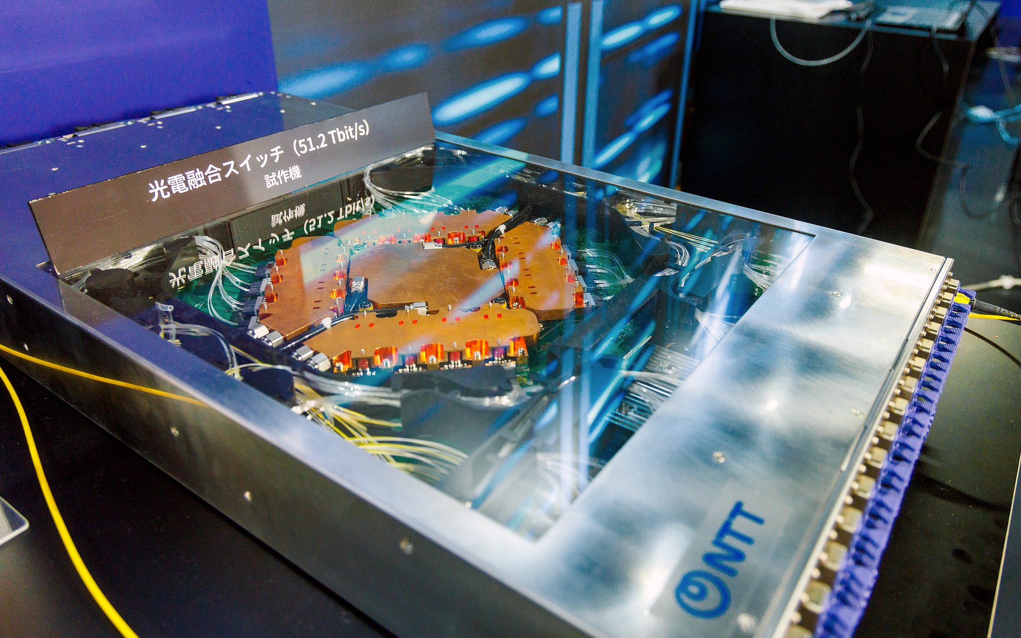 NTT tests optical switching to manage data center loads