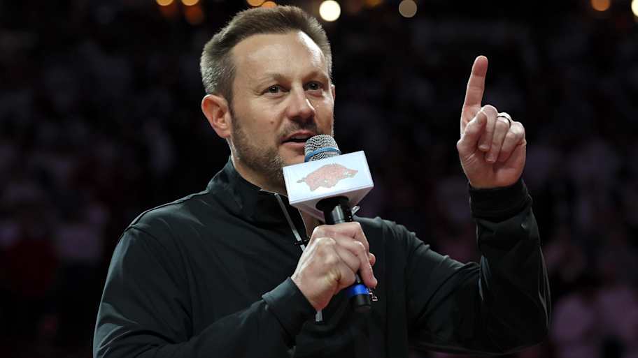 Razorbacks reportedly add another assistant coach to flip struggling ...