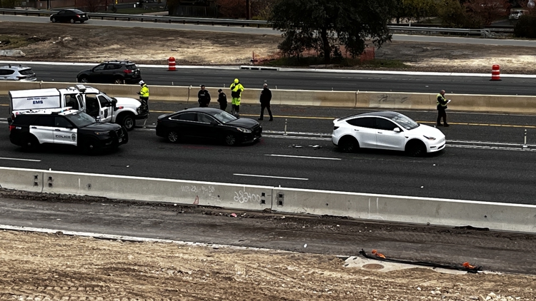 Austin police investigating deadly crash on MoPac