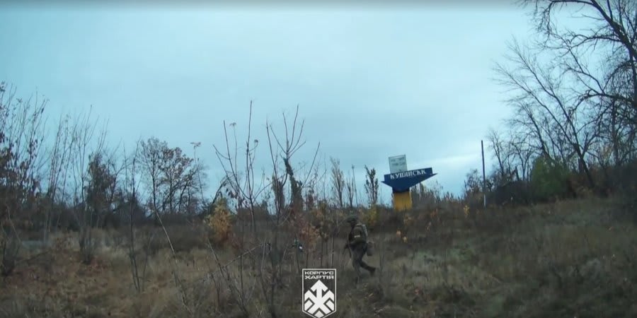 Ukraine’s Khartia brigade traps 200 Russian troops in Kupyansk, drone video shows<br>