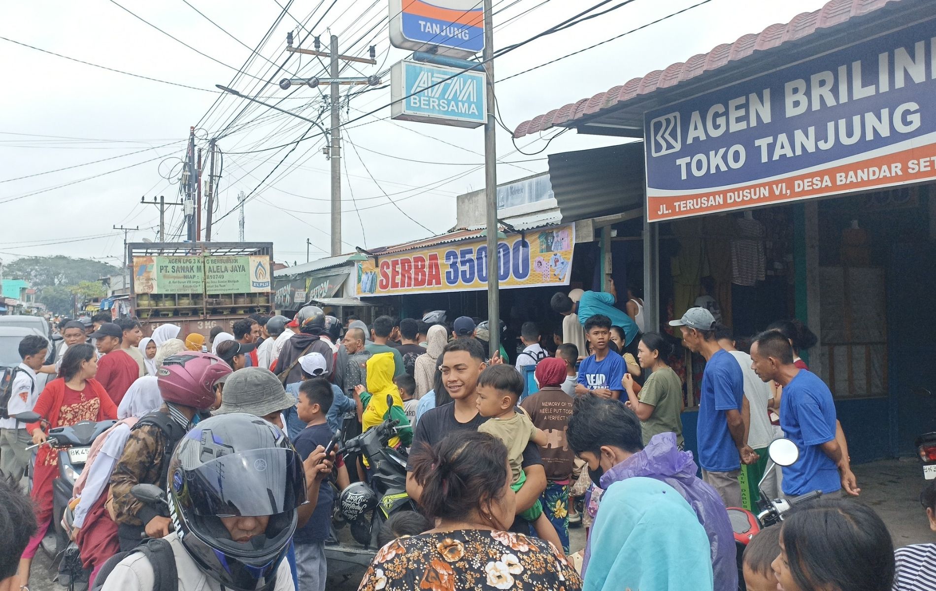 Dua Remaja Dikeroyok Massa Saat Gagal Mencuri Motor di Percut Seituan