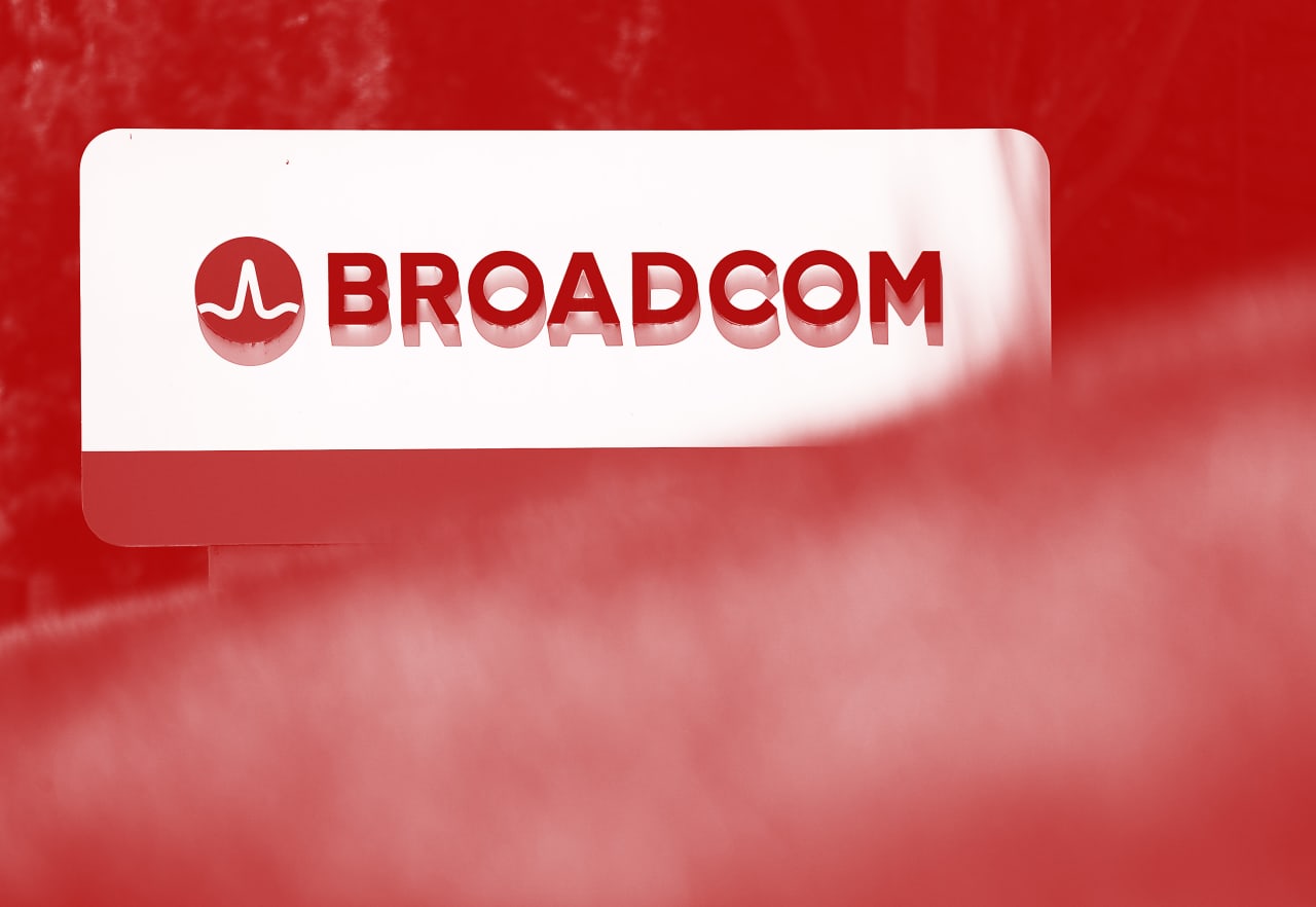 Nvidia stock faces Broadcom threat. Why Micron’s a winner either way.<br><br>