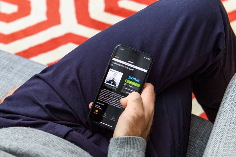 iOS 26.2 just dropped, here's how to download Apple's new iPhone update