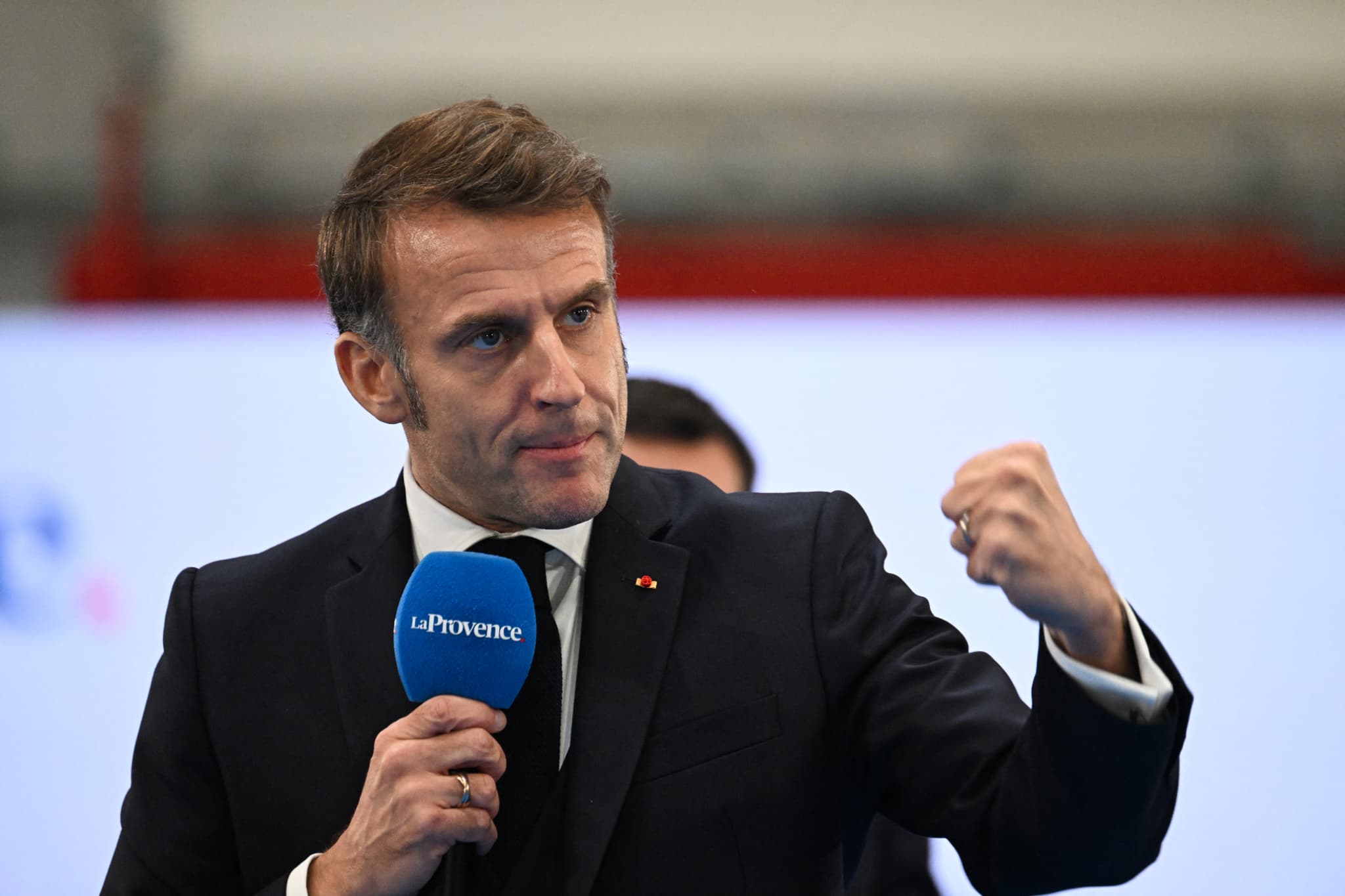 « Ils se moquent de nous » : cette fake news à 20 millions de vues fait ...