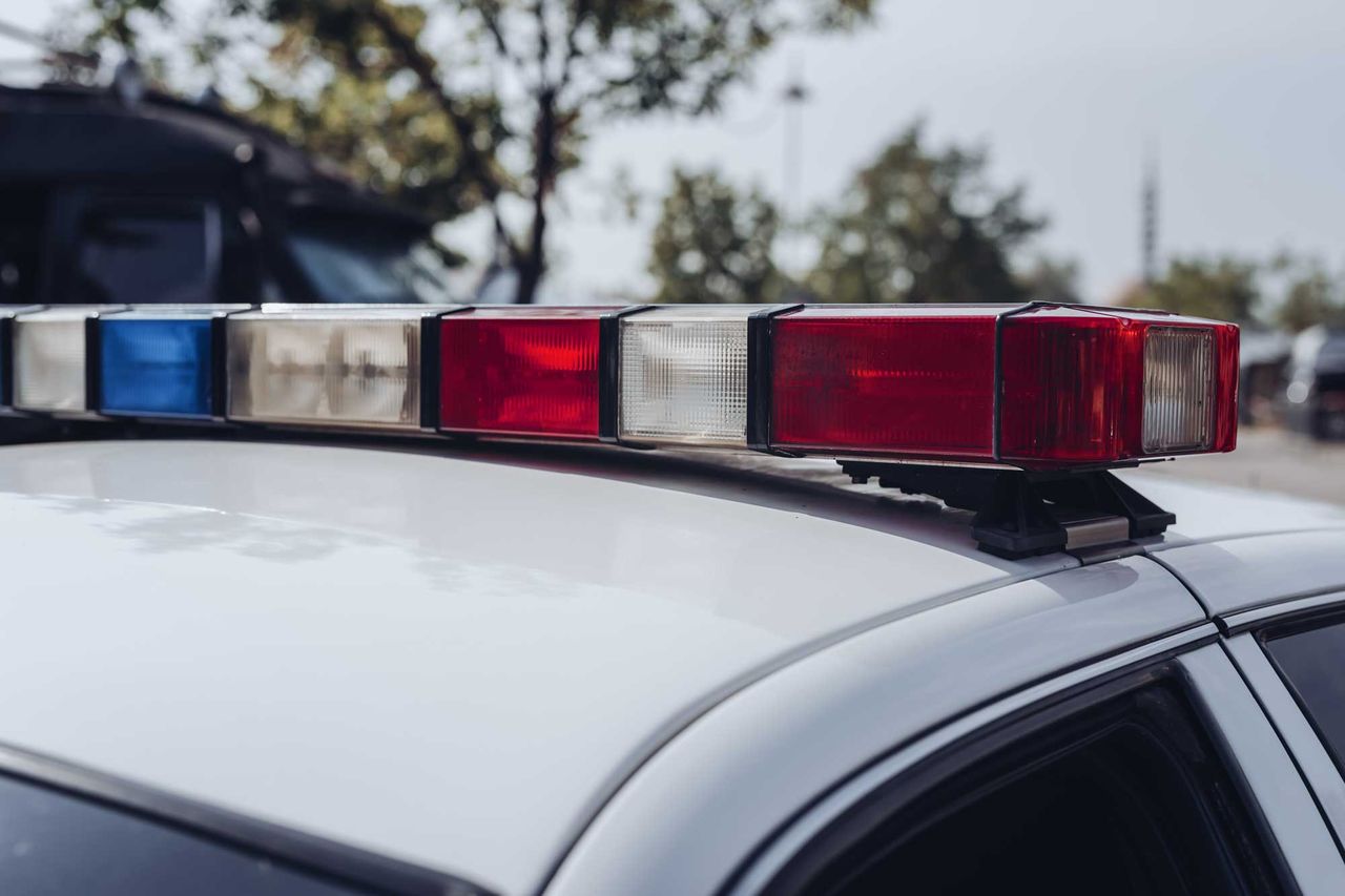 Emergency lights on a us police car