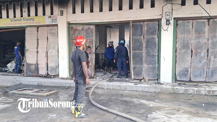 Kebakaran Hebat di Kos-kosan Swayalan Senyum 5000 Sorong Memicu Kepanikan Warga