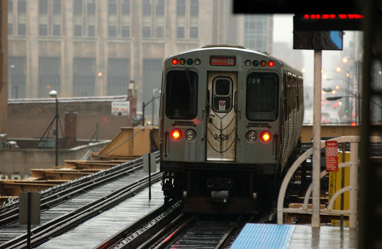 Bill to transform public transit in Illinois signed into law. Here's ...