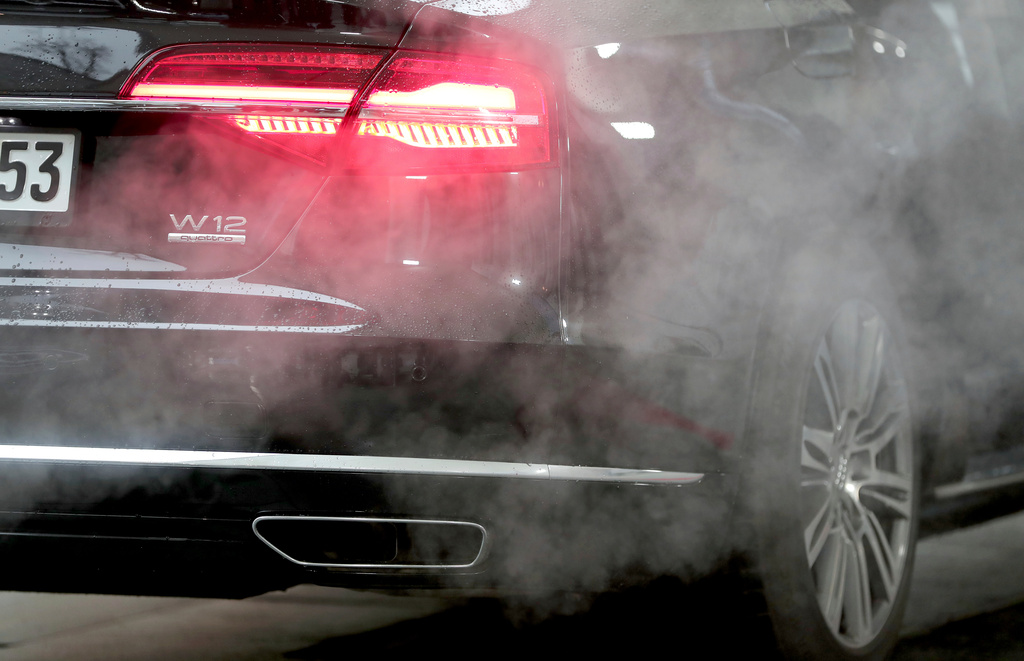 EU moves to ease 2035 ban on internal combustion cars as auto industry ...