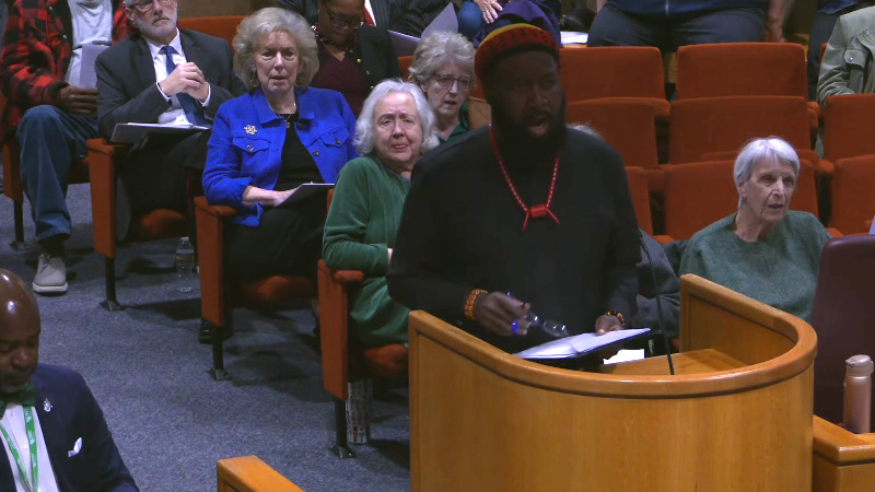 Pastor kicked from Tarrant meeting sues county judge for $250k in damages<br>