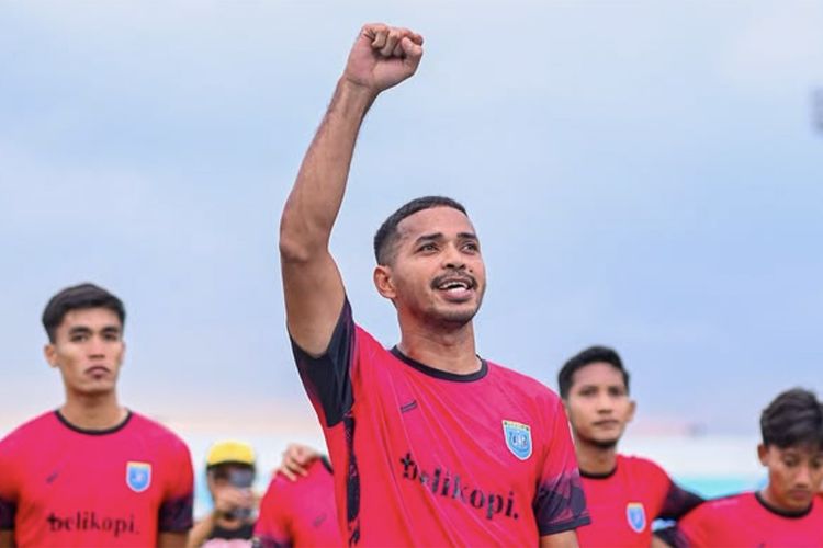 Panas! Pemain Persela Lamongan Minta Jumpa Manajemen Baru, Kapten Hasim Kipuw Beri Pernyataan