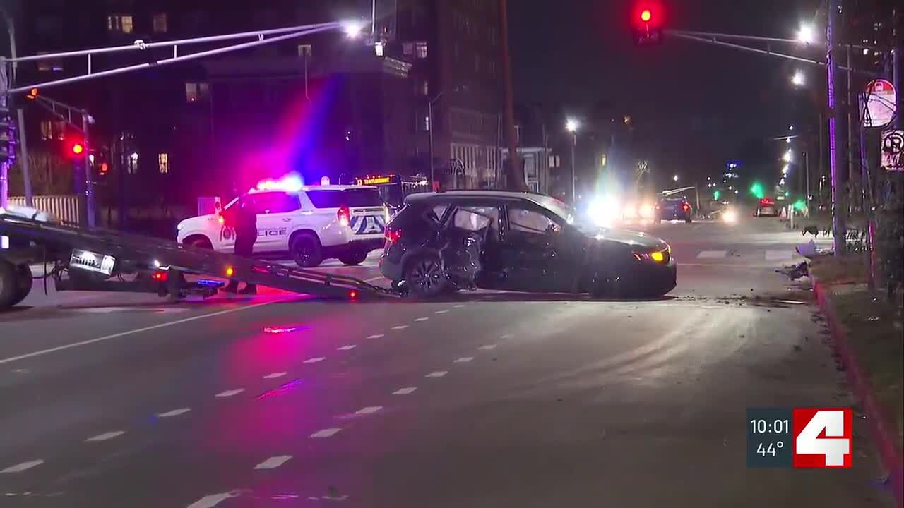 St. Louis City Park Ranger injured in crash after driver runs red light ...
