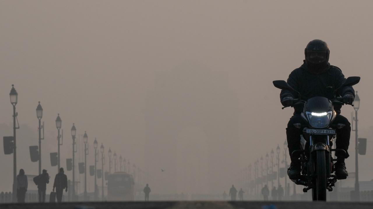 In Photos Delhis air quality shows marginal improvement with strong ...