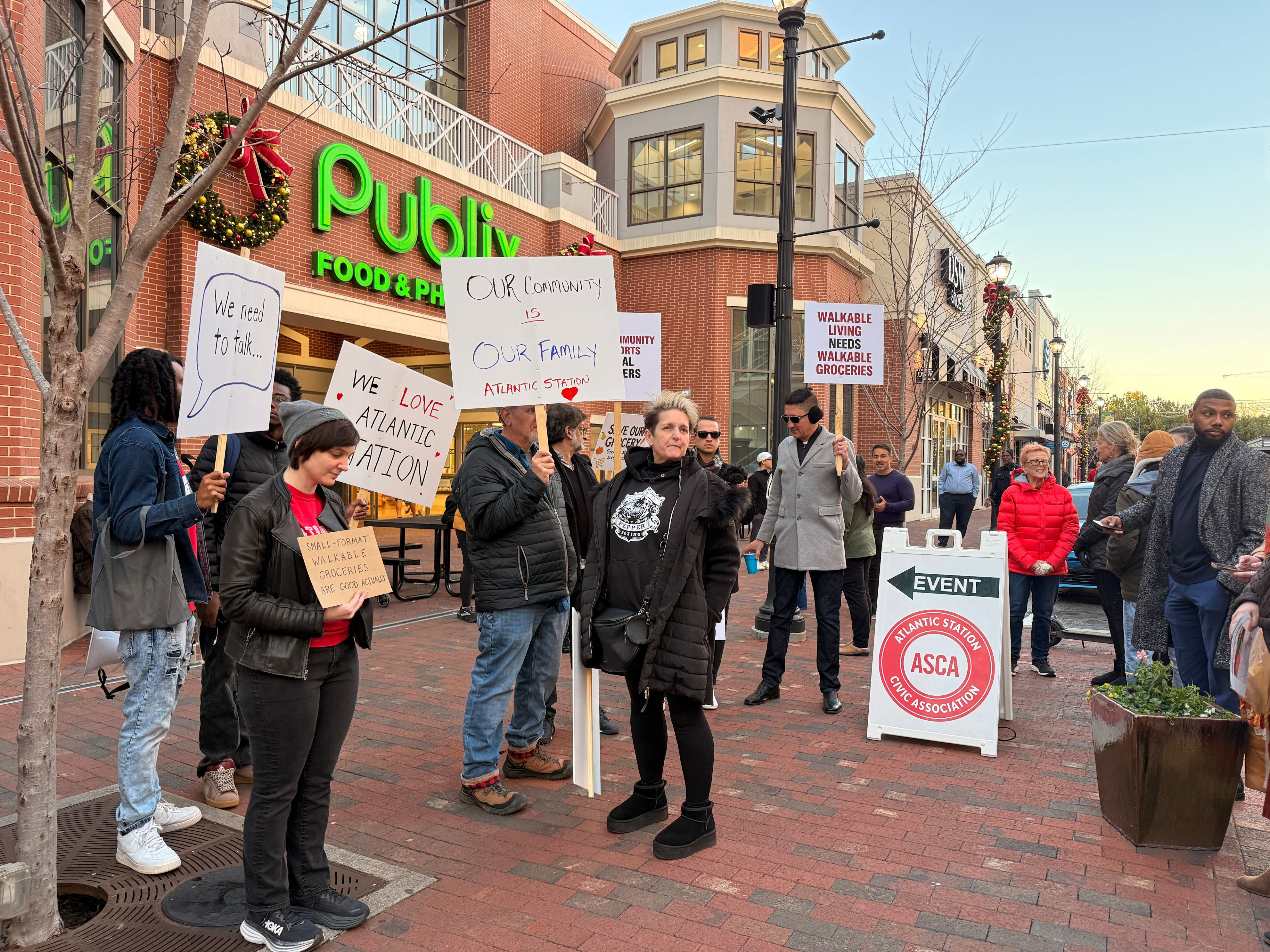 Dozens rally in Atlantic Station for new grocery store