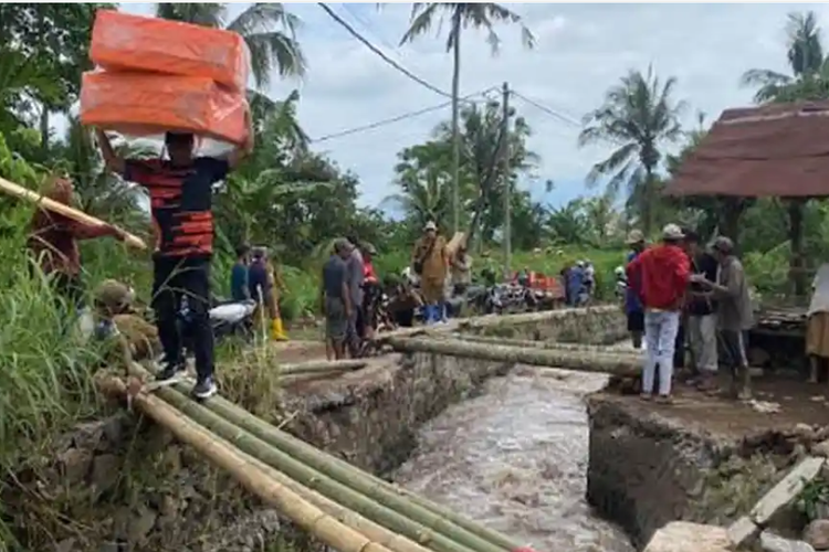 Warga Gunungsari Bondowoso Jatim Kesulitan Air Bersih Akibat Banjir