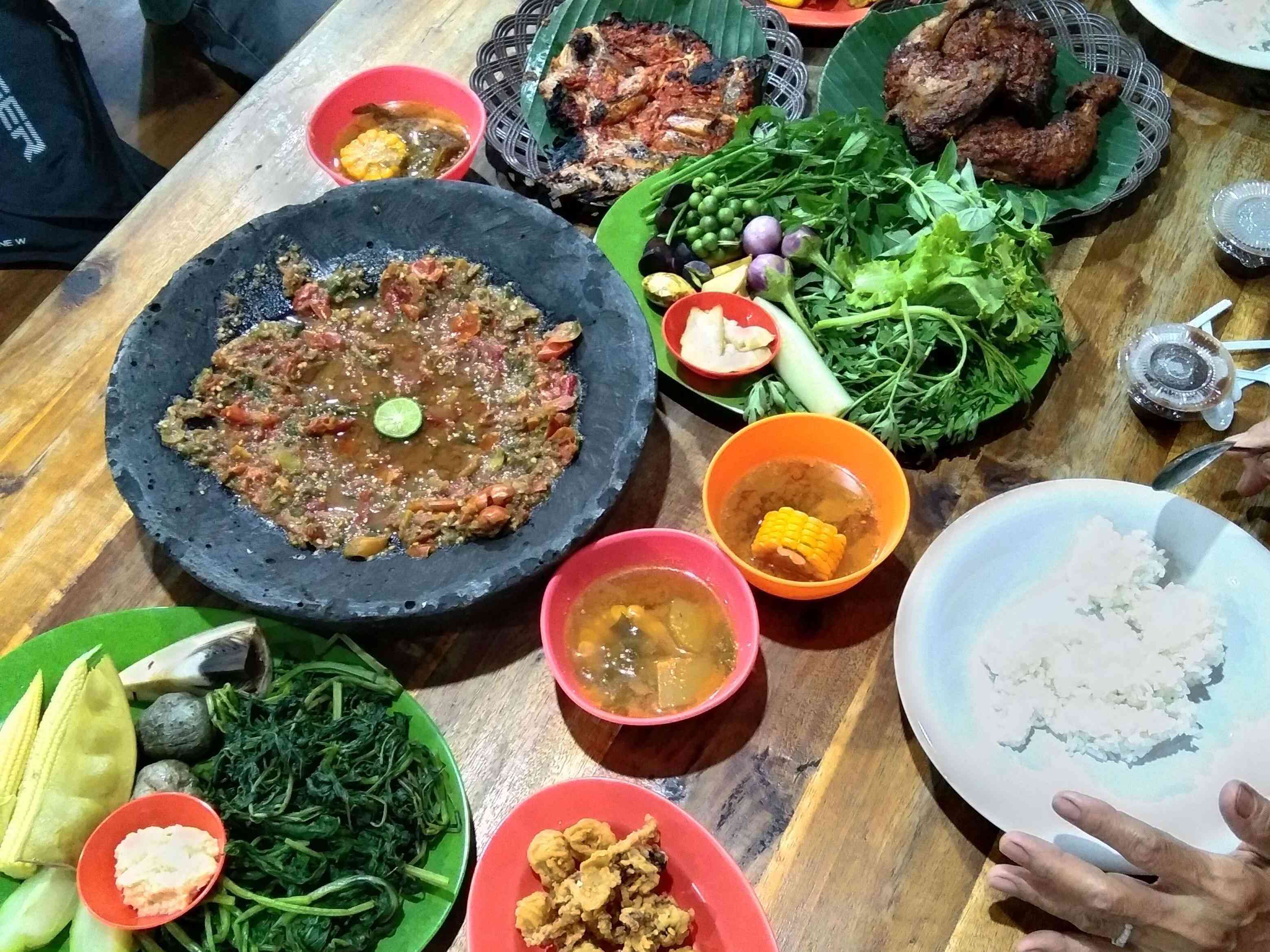 Seruit, Sekubal, dan Rindu yang Menghidupi Makanan Lokal