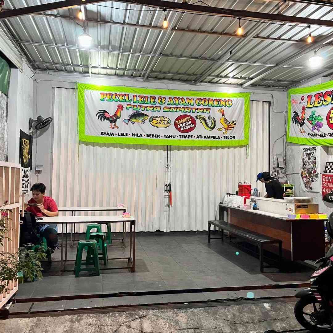 Pecel Lele Putra Sumatra; Sambal Mentah Rampaikan Ketergilaan