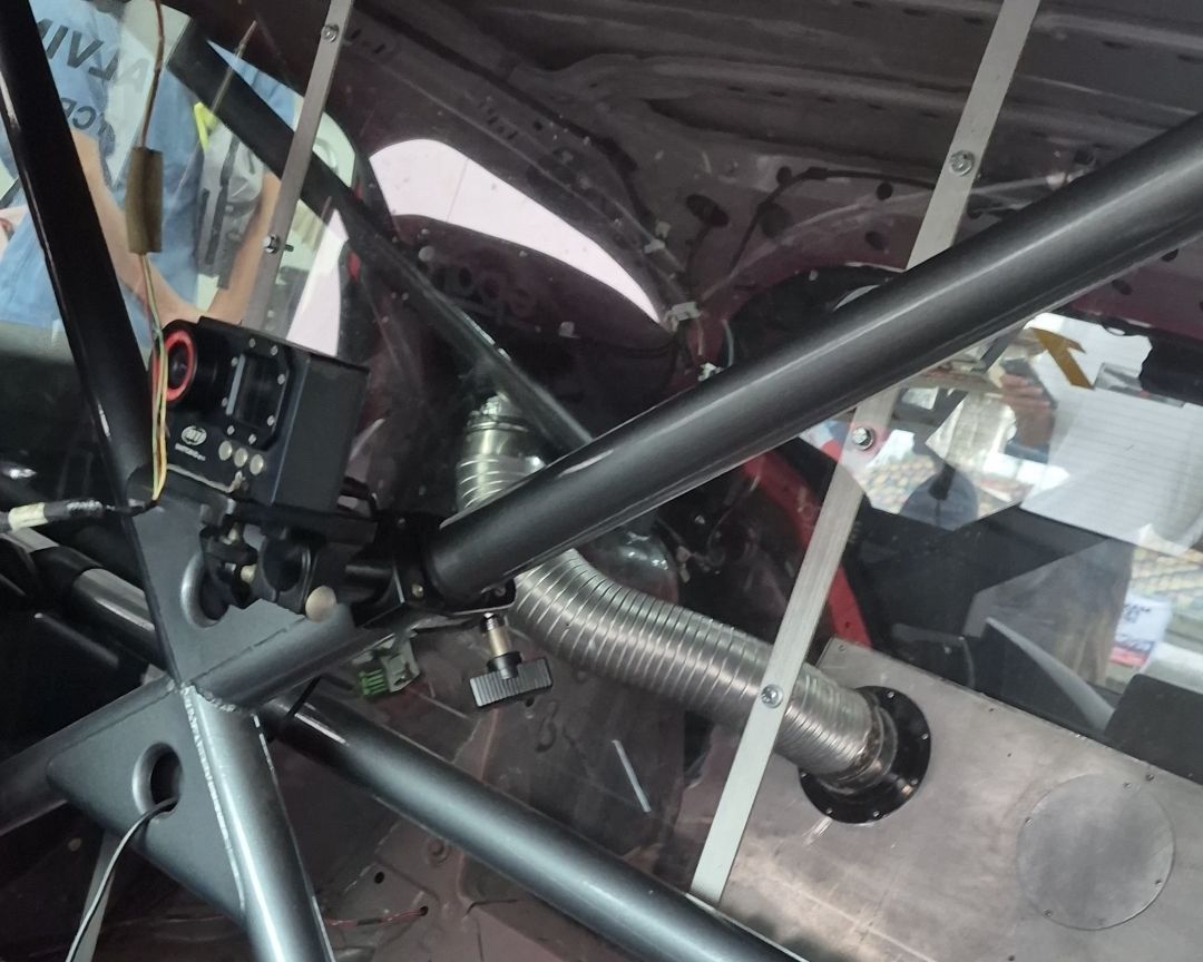 Fungsi Roll Bar pada Mobil Balap Selain Keamanan