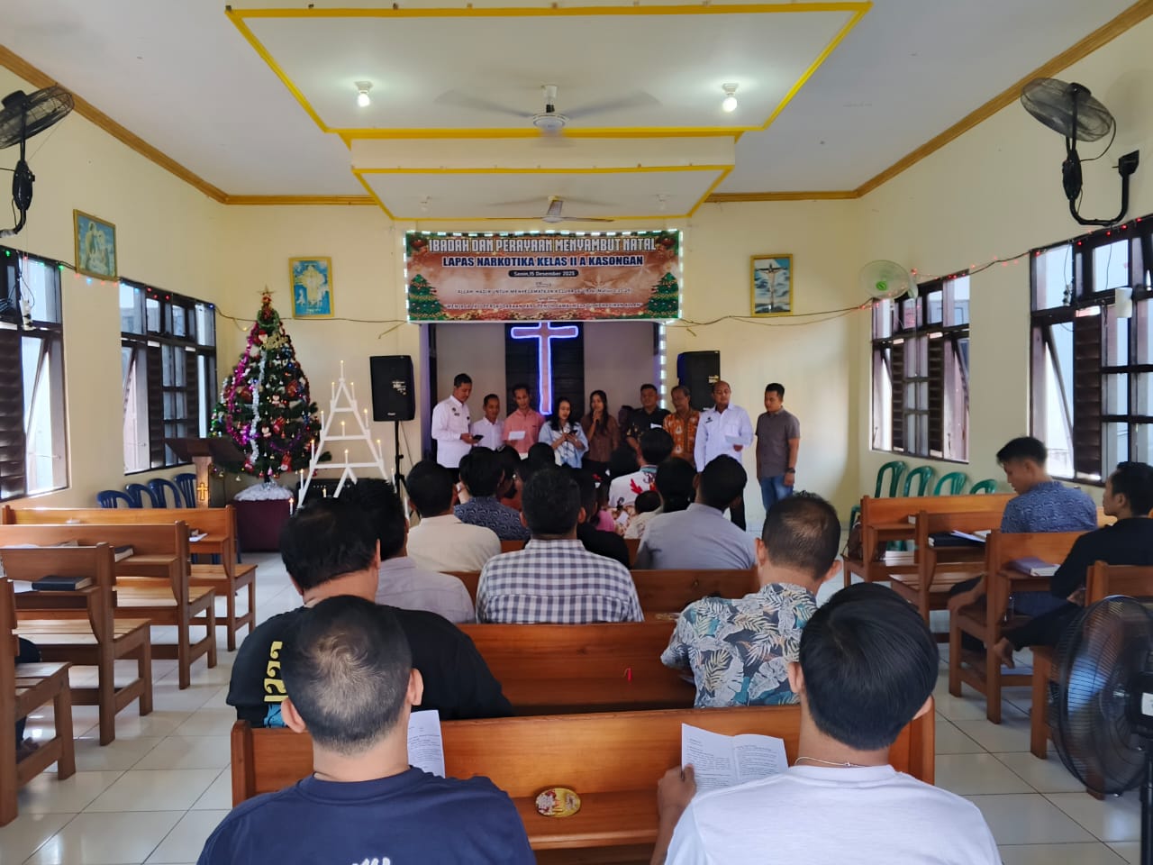 Natal di Lapas Narkotika Kasongan, Keluarga WBP Hadir, Suasana Haru Pecah