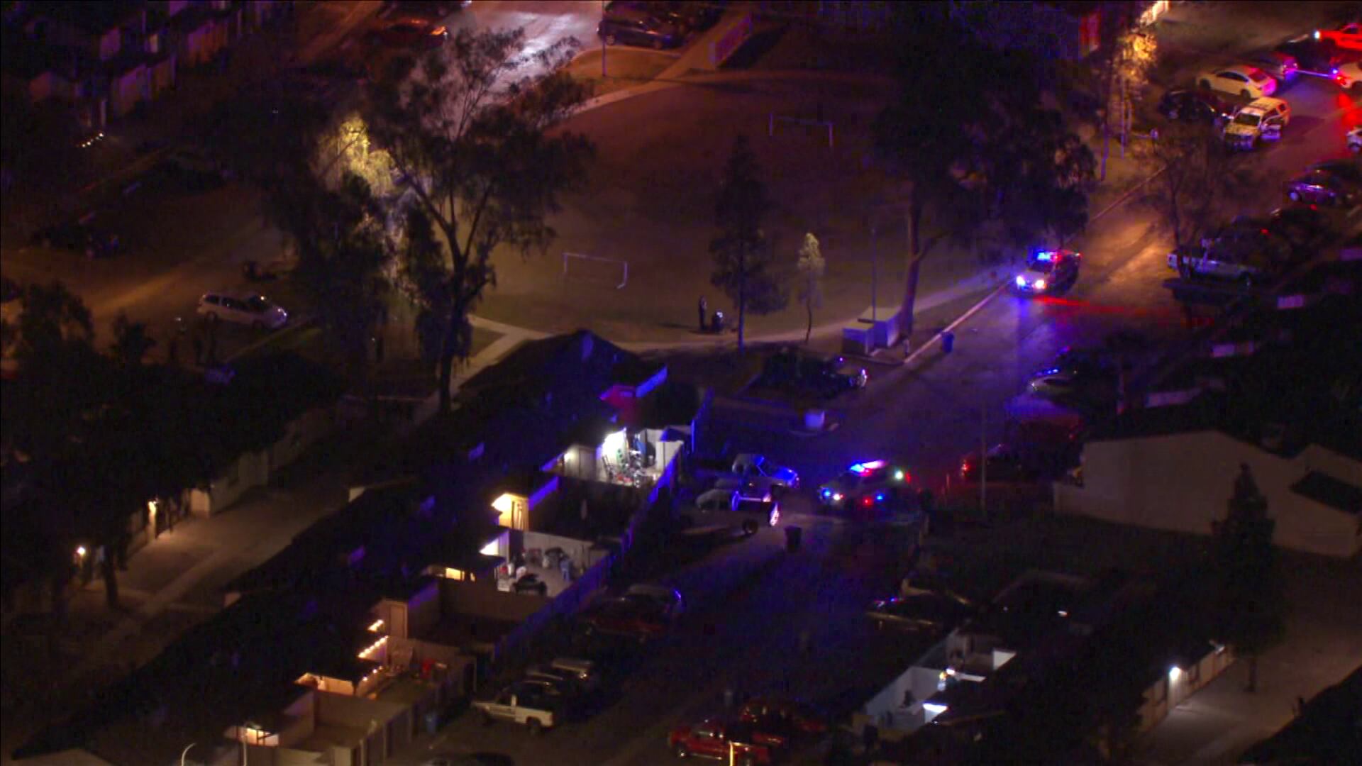 Man dead, woman hospitalized after shooting at west Phoenix apartment ...