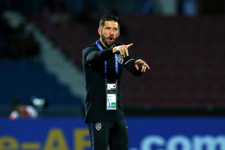 Ikuti Instagram Persebaya Surabaya! Benjamin Mora Gantikan Eduardo Perez?