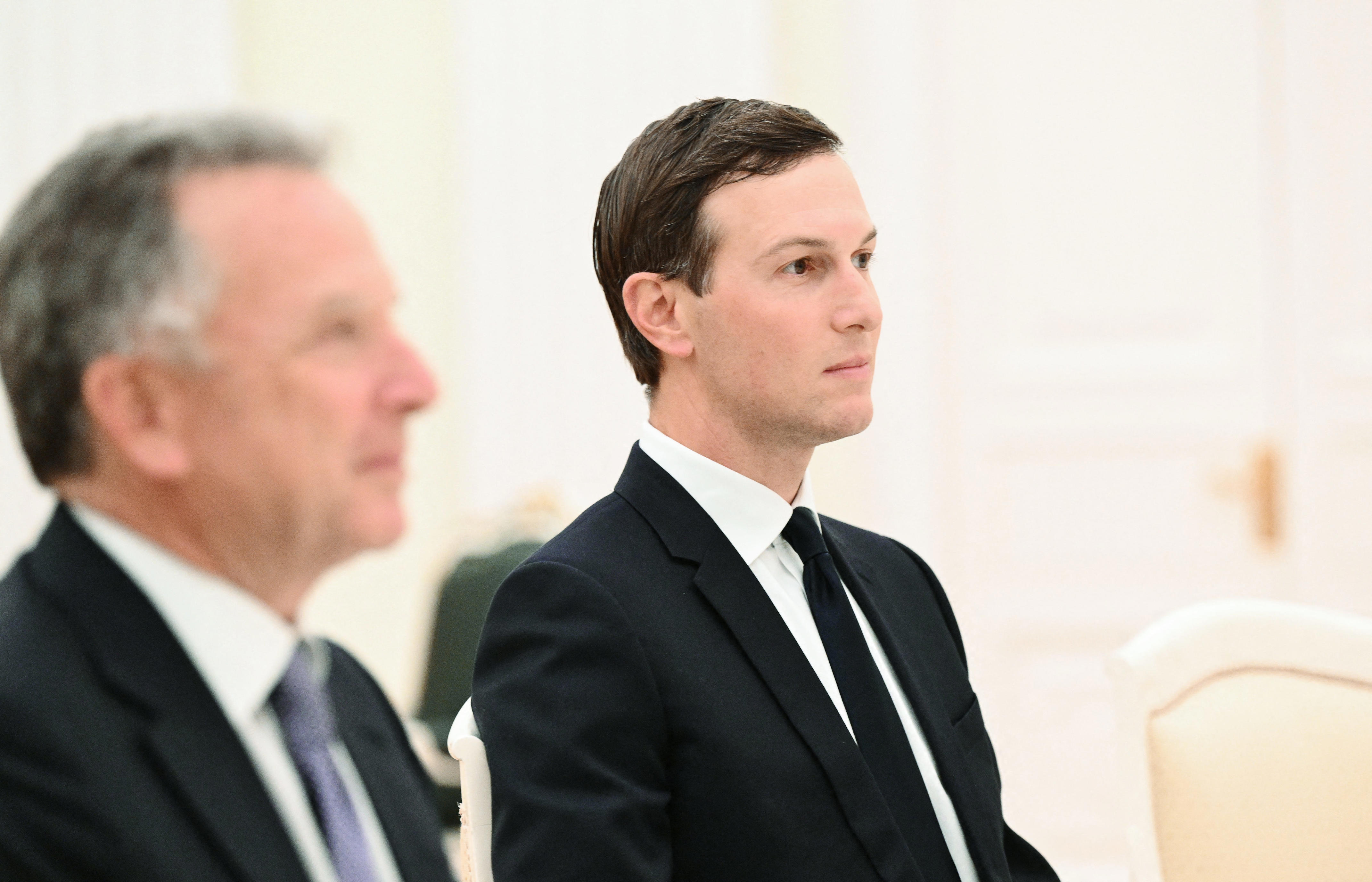 Kepentingan Jared Kushner sedang mundur dari tawaran Paramount-Warner Bros.