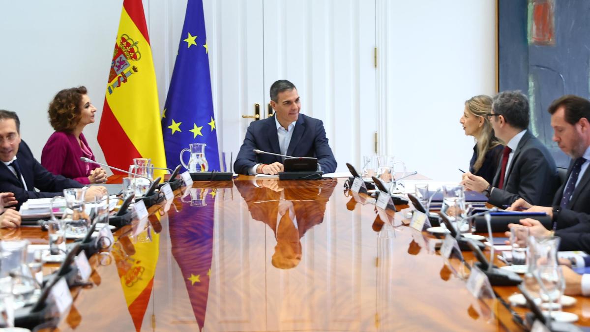 El PSOE desactiva el enésimo ultimátum de Yolanda Díaz con una reunión ...
